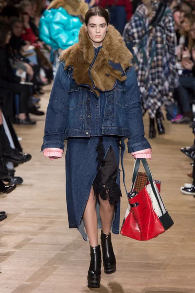 Look 29